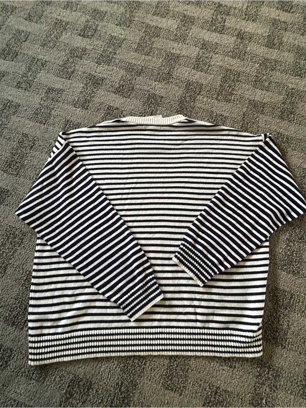 Banana Republic Cashmere Blend Black and White Striped Crewneck Sweater NWT - Picture 8 of 8